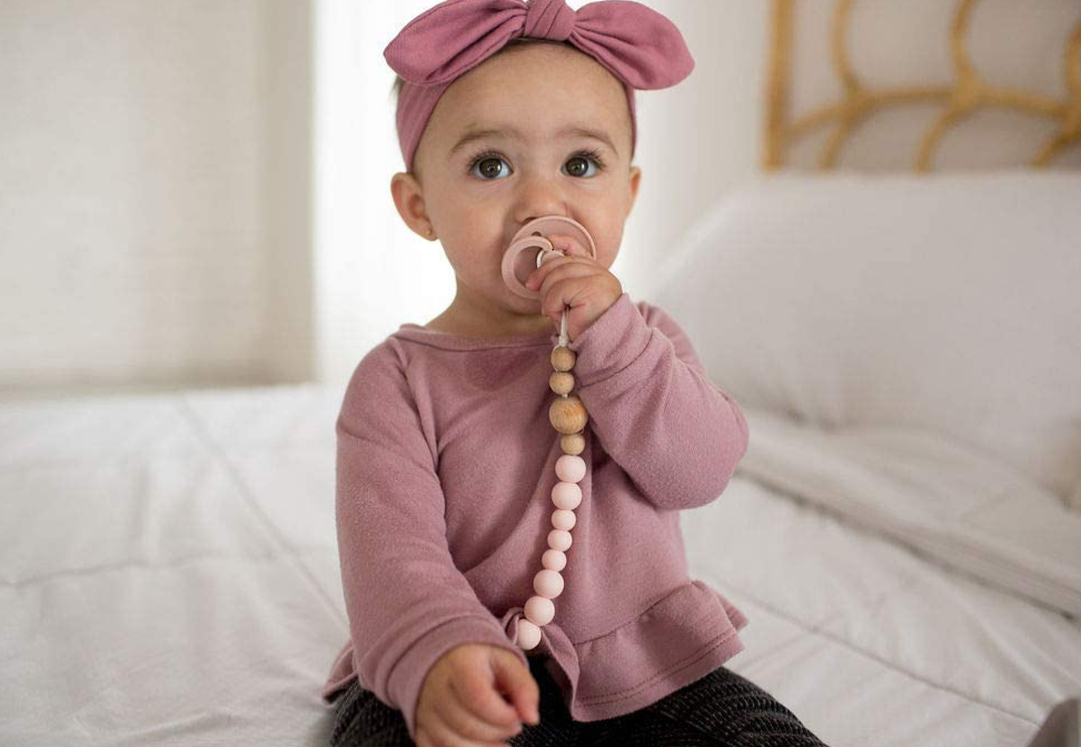 Loulou Lollipop Colour Pop Silicone & Wood Pacifier Clip - Pink Quartz